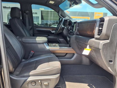 Used 2024 Chevrolet Silverado 2500 High Country w/ High Country Premium Package AWD/4WD image 21