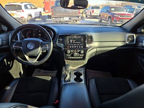 Used 2020 Jeep Grand Cherokee Altitude image 17