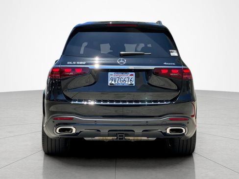 Used 2026 Mercedes-Benz GLS 580 4MATIC image 4