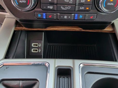 Used 2019 Ford F150 Lariat w/ Trailer Tow Package RWD image 34