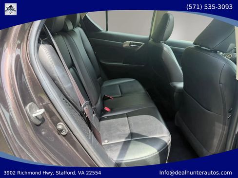 Used 2014 Lexus CT 200h w/ Seat Comfort Package FWD image 17