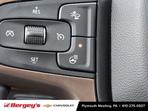 Certified 2024 Chevrolet Suburban High Country AWD/4WD image 29