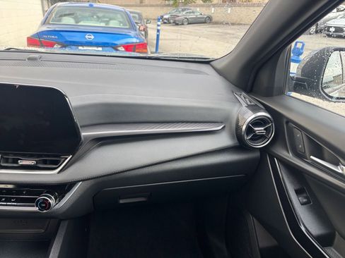 Used 2025 Chevrolet Equinox LT image 35