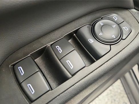 Used 2023 Chevrolet Equinox LT AWD/4WD image 31