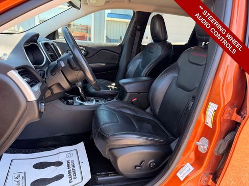 Used 2014 Jeep Cherokee Trailhawk w/ Leather Interior Group image 13
