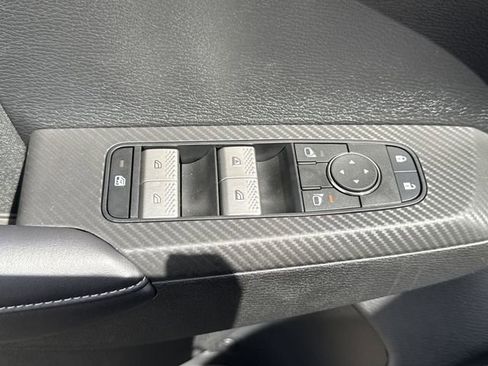 New 2025 Mitsubishi Outlander ES image 10