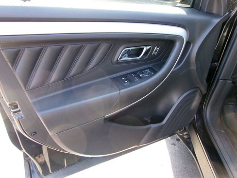 Used 2017 Ford Taurus SEL image 10