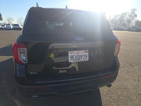 Used 2023 Ford Explorer XLT w/ Equipment Group 202A image 5