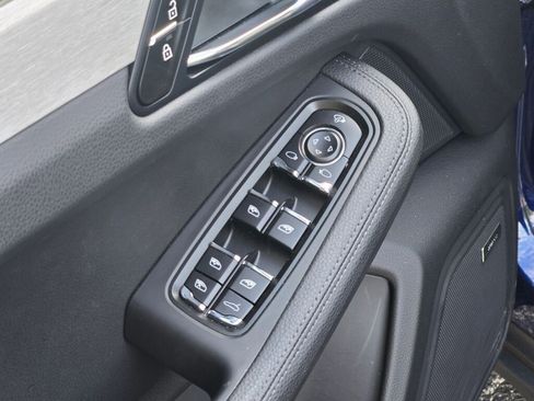 Used 2025 Porsche Macan image 18