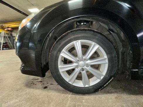 Used 2010 Subaru Legacy 2.5i Premium AWD/4WD image 11