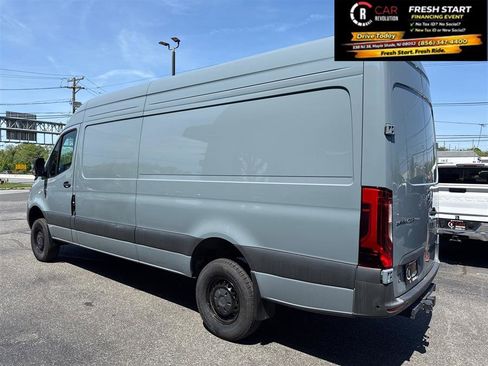 Used 2024 Mercedes-Benz Sprinter 2500 image 30