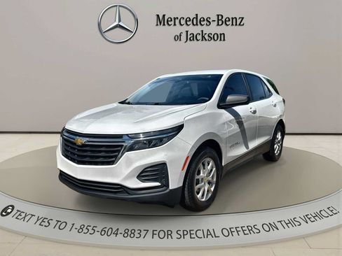 Used 2022 Chevrolet Equinox LS FWD image 1