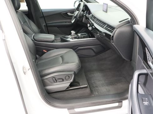 Used 2017 Audi Q7 3.0T Prestige w/ Prestige Package AWD/4WD image 40
