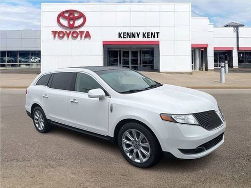 Used 2016 Lincoln MKT AWD w/ Equipment Group 201A image 1