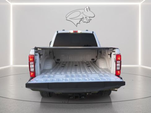 Used 2020 Ford F350 XLT w/ XLT Premium Package image 9