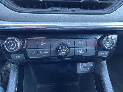 Certified 2024 Jeep Compass Limited image 30