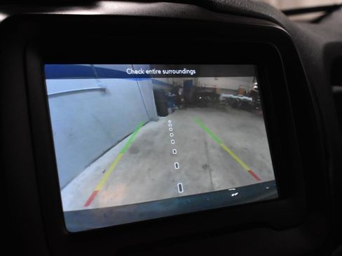 Used 2021 Jeep Renegade Sport image 16