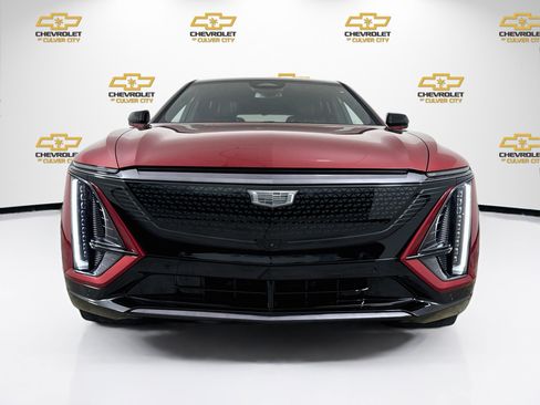 Used 2025 Cadillac Lyriq Sport AWD/4WD image 2
