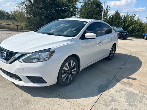 Used 2019 Nissan Sentra SV w/ Special Edition Package FWD image 1