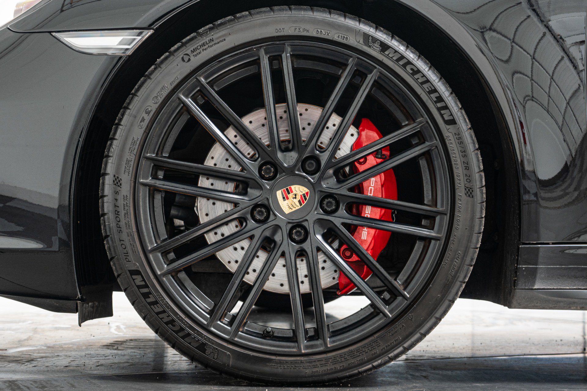 Used 2018 Porsche 911 Carrera 4S AWD/4WD image 24