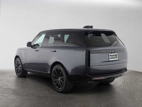 Used 2025 Land Rover Range Rover SE AWD/4WD image 3