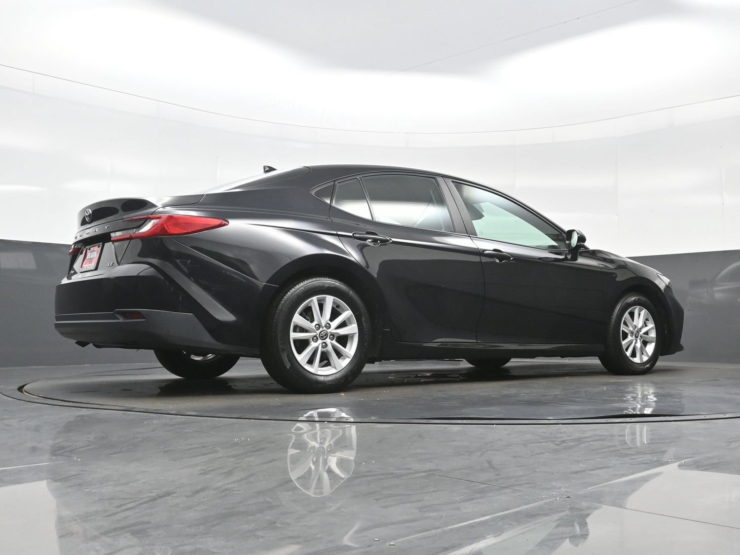 Used 2025 Toyota Camry LE FWD image 32