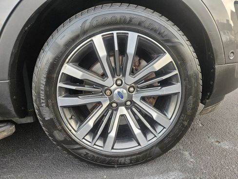 Used 2016 Ford Explorer Platinum image 35