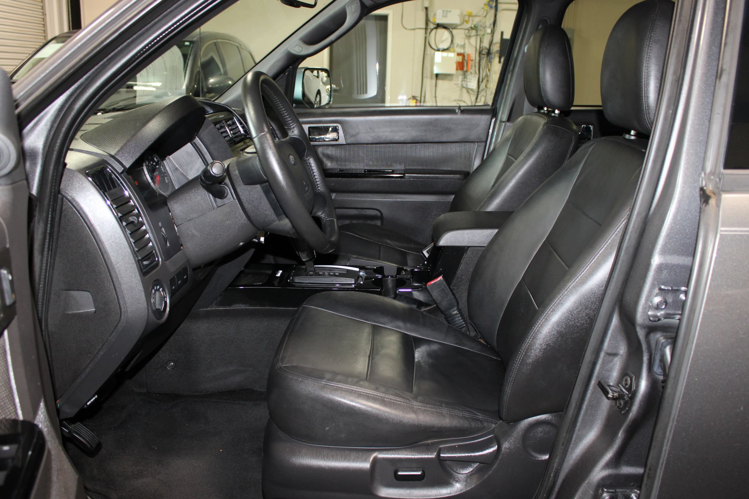 Used 2011 Ford Escape Limited FWD image 10