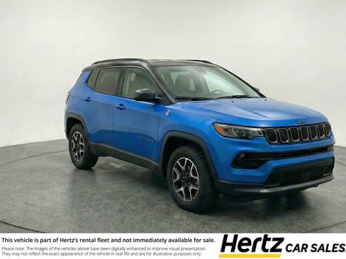 Used 2025 Jeep Compass Trailhawk AWD/4WD image 1