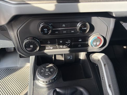 Used 2023 Ford Bronco 2-Door w/ Sasquatch Package AWD/4WD image 19