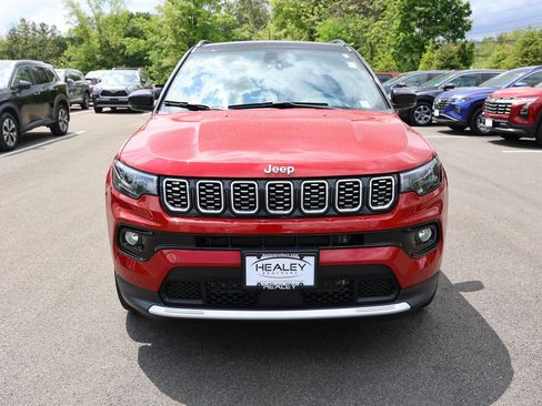 Used 2024 Jeep Compass Limited w/ Sun and Sound Group AWD/4WD image 2