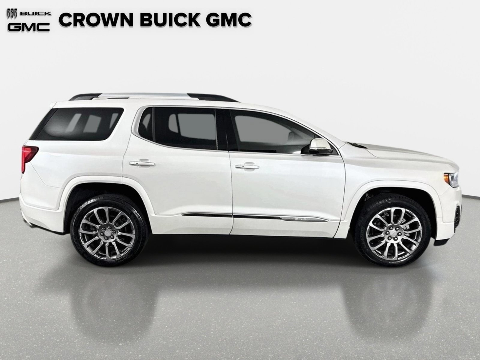 Certified 2023 GMC Acadia Denali w/ Denali Ultimate Package FWD image 4