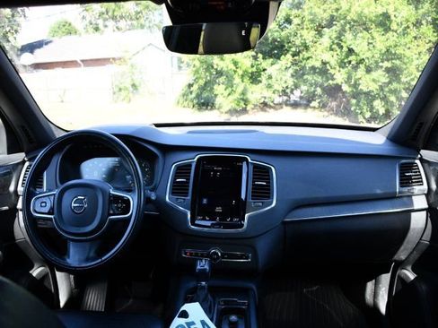 Used 2020 Volvo XC90 T5 Momentum AWD/4WD image 15