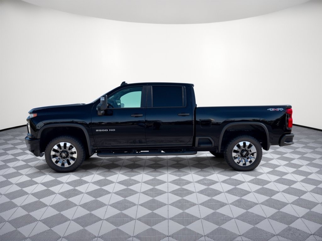 Used 2022 Chevrolet Silverado 2500 Custom w/ Custom Value Package AWD/4WD image 2
