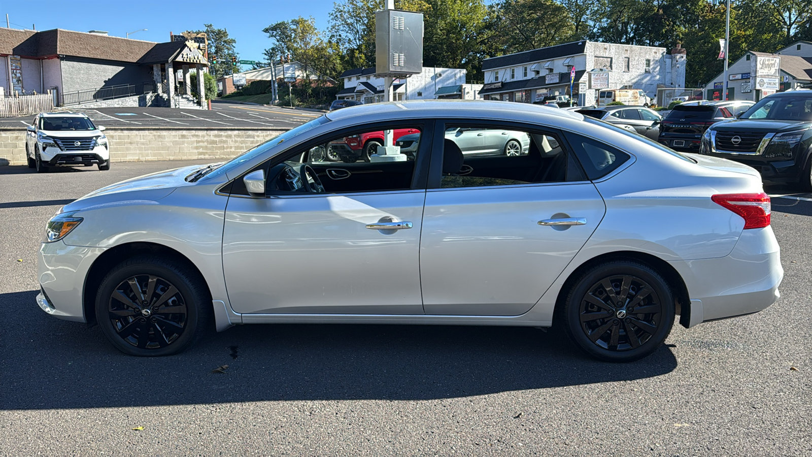 Used 2017 Nissan Sentra SV FWD image 4