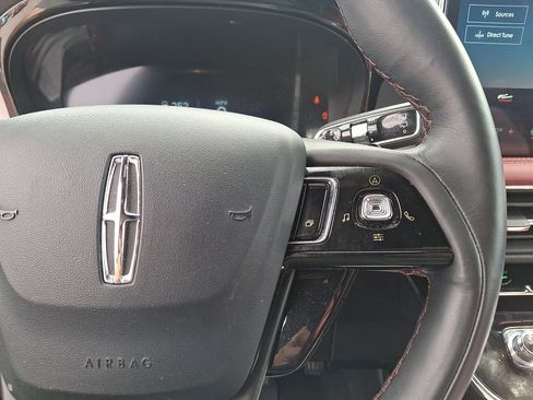 Certified 2025 Lincoln Corsair Reserve w/ Rear Removable Package Tray AWD/4WD image 23