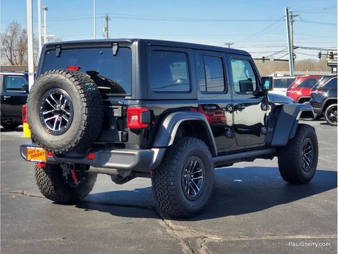 Used 2025 Jeep Wrangler Unlimited Rubicon w/ XTREMEE 35" Tire Package image 15