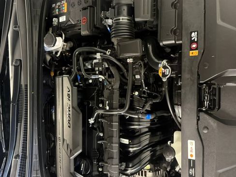Used 2023 Hyundai Elantra SE FWD image 18