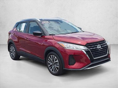 Used 2023 Nissan Kicks SV FWD image 4