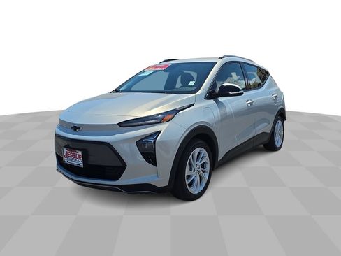 Used 2023 Chevrolet Bolt EUV LT FWD image 1