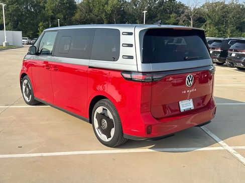 New 2025 Volkswagen ID. Buzz Pro S image 7