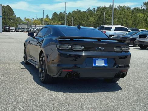 Used 2021 Chevrolet Camaro LT RWD image 7
