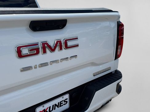 Used 2023 GMC Sierra 1500 Elevation w/ X31 Off-Road Package AWD/4WD image 11