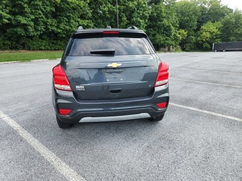 Used 2018 Chevrolet Trax LT w/ LT Convenience Package FWD image 4