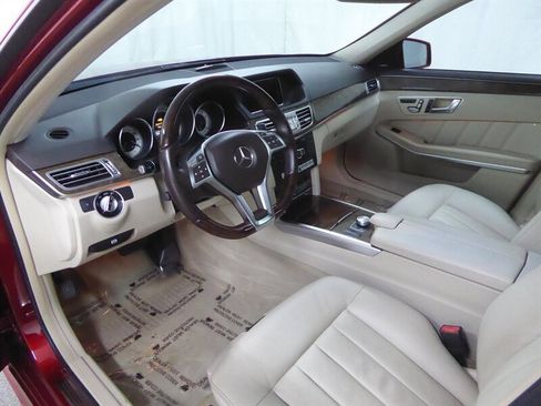 Used 2014 Mercedes-Benz E 350 4MATIC Sedan image 22
