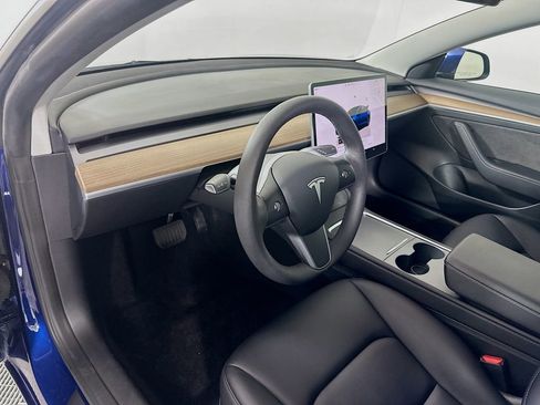 Used 2023 Tesla Model 3 Standard Range RWD image 9