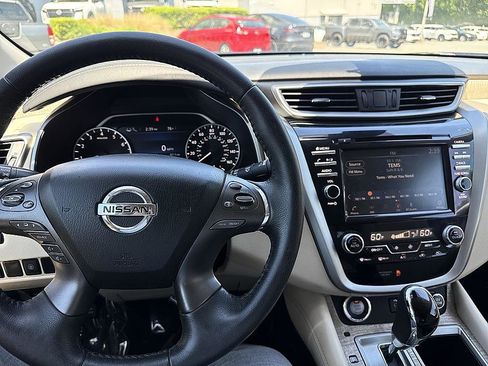 Used 2020 Nissan Murano SV FWD image 14