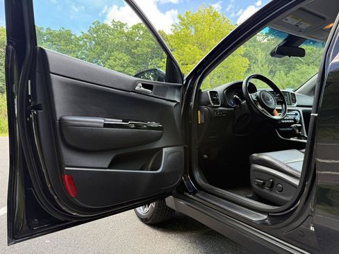 Used 2020 Kia Sportage EX AWD/4WD image 12