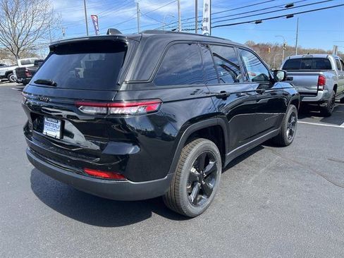 Certified 2023 Jeep Grand Cherokee Altitude AWD/4WD image 4