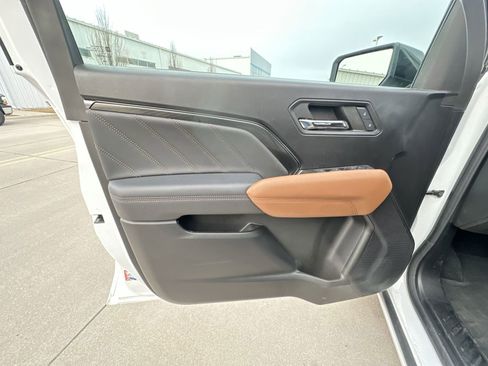 Used 2024 GMC Canyon AT4 w/ Technology Package image 22